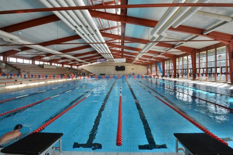 Reggel fél hattól este tízig nyitva az uszoda - kezdődik a strand felújítása