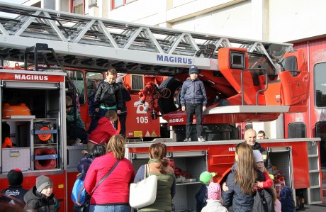 Jelentkezz tűzoltónak - felvételt hirdet a Katasztrófavédelem