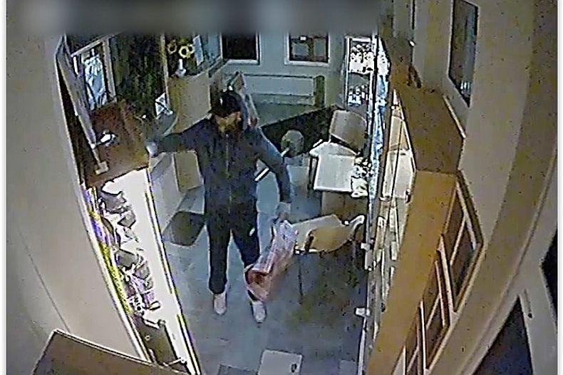 Tolvajt keres a rendőrség – a lakosság segítségét kérik