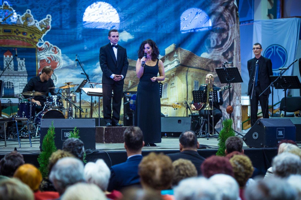 „Csak egy tánc volt…” – gálaműsor az Idősek Világnapján Fehérváron