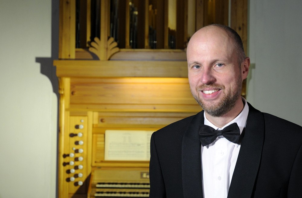 Az értékek újrateremtik magukat – beszélgetés Teleki Miklóssal Marosvásárhelyen