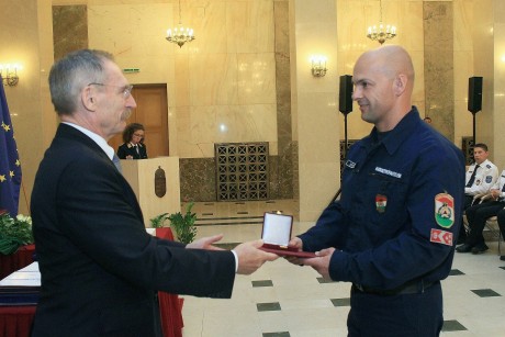 Bátorságért Érdemjellel tüntették ki Berkes Krisztián fehérvári tűzoltó főtörzsőrmestert