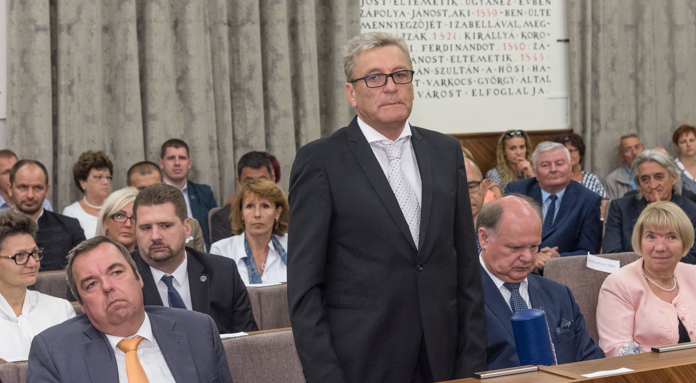 Több mint négy évtized a jégkorong világában - interjú Ocskay Gáborral