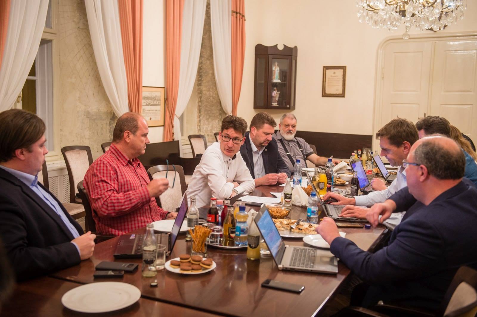 Közlekedésről és parkolásról kérdeztek a legtöbben a facebook-os fogadóórán