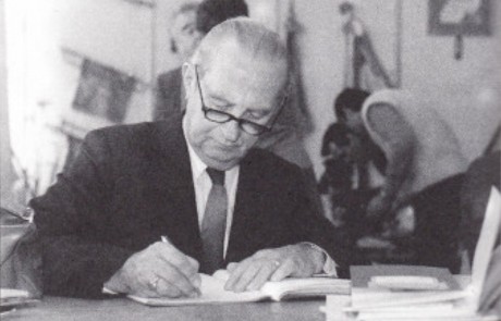 Újabb domborművel gazdagodik a Székesfehérvári Múzeumi Panteon