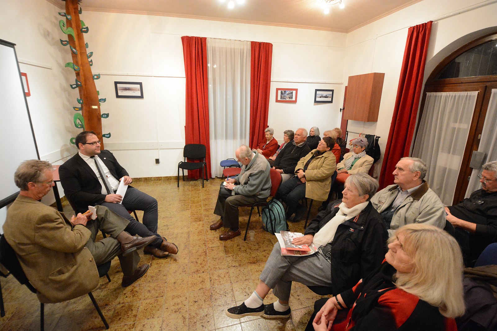 Fehérvári fejlesztésekről beszélgettek a Tarsoly Egyesület közéleti klubjában