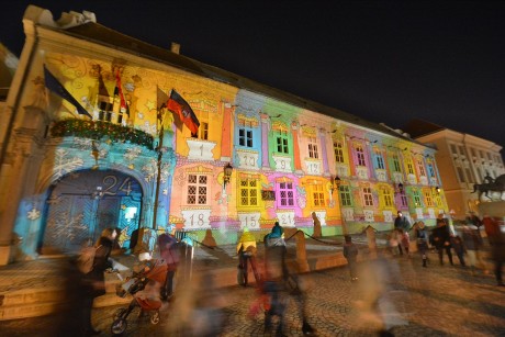 Kinyílt az első ablak az élő adventi naptáron Székesfehérváron