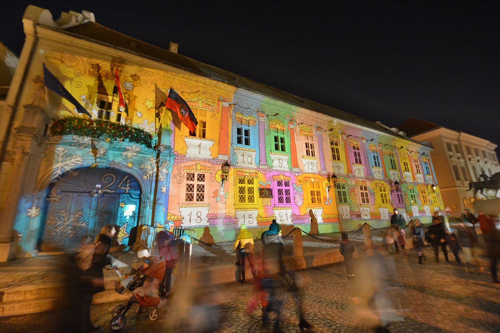 Kinyílt az első ablak az élő adventi naptáron Székesfehérváron