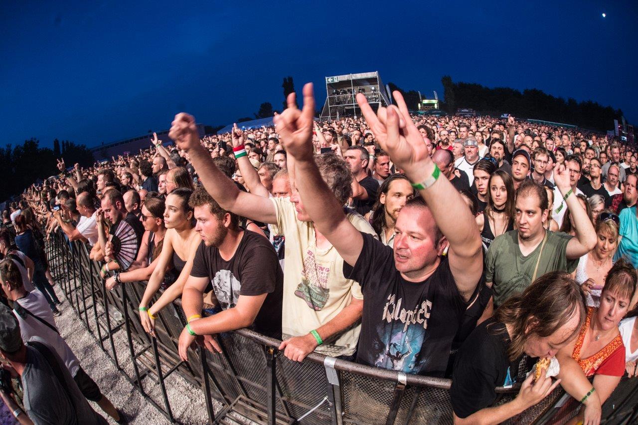 Újabb nevek a 2018-as FEZEN-ről - jön a Helloween, az Epica és a Metal Allegiance is