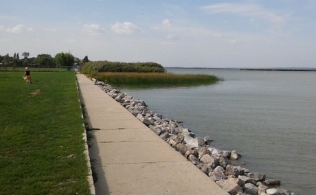 Kezdődik a Velencei-tó partfalának komplex felújítása