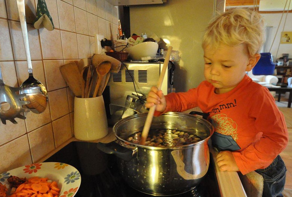 Figyeljünk a gyermekekre az ünnepi időszak balesetveszélyei miatt