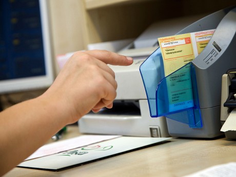 Januártól változás lépett életbe a postai csekkbefizetésnél is