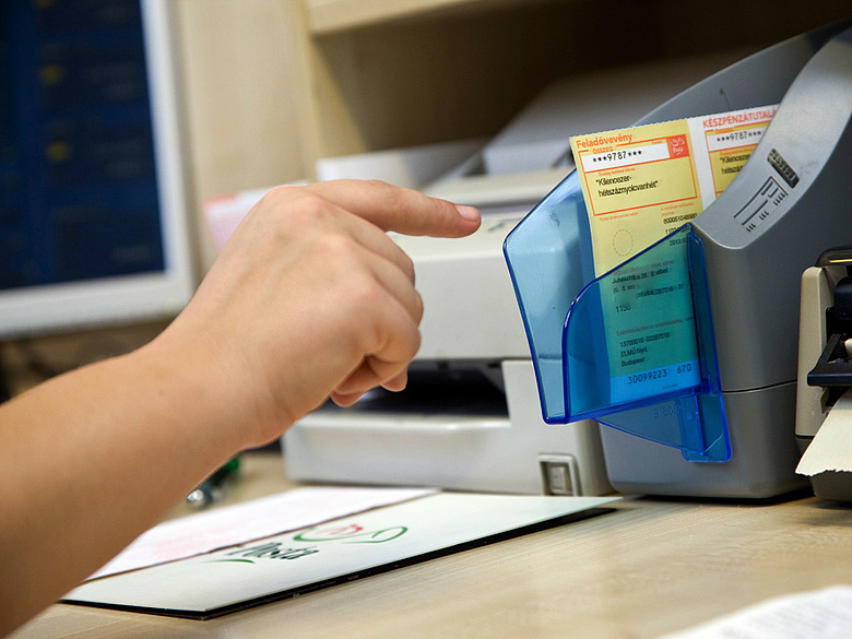 Januártól változás lépett életbe a postai csekkbefizetésnél is