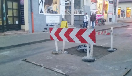 Még zajlik a Távírda utca felújítása – a közlekedők türelmét kérik