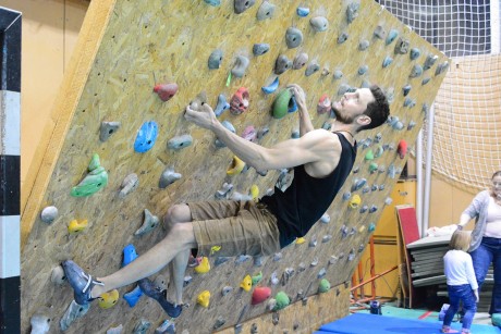 A legjobb nindzsa is mászott a fehérvári falmászó versenyen
