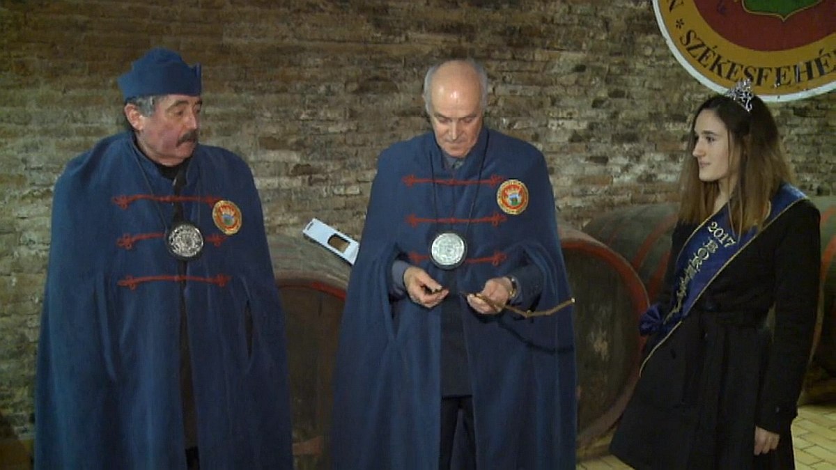 Termésjósló nappal ünnepelték Szent Vince napját a fehérvári borlovagok