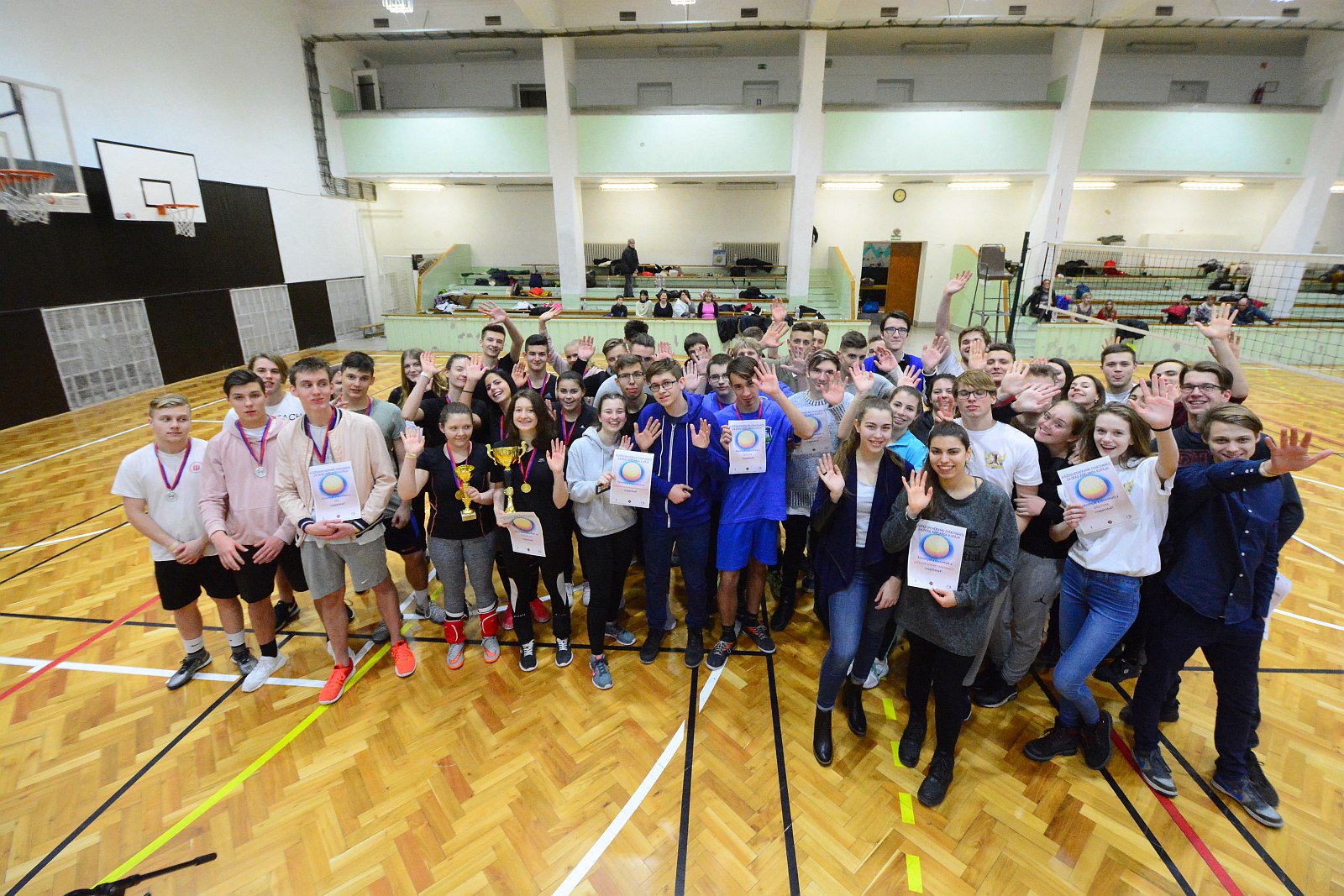 Az Ütőképesek nyerték a Diáktanács 24 órás röplabda kupáját