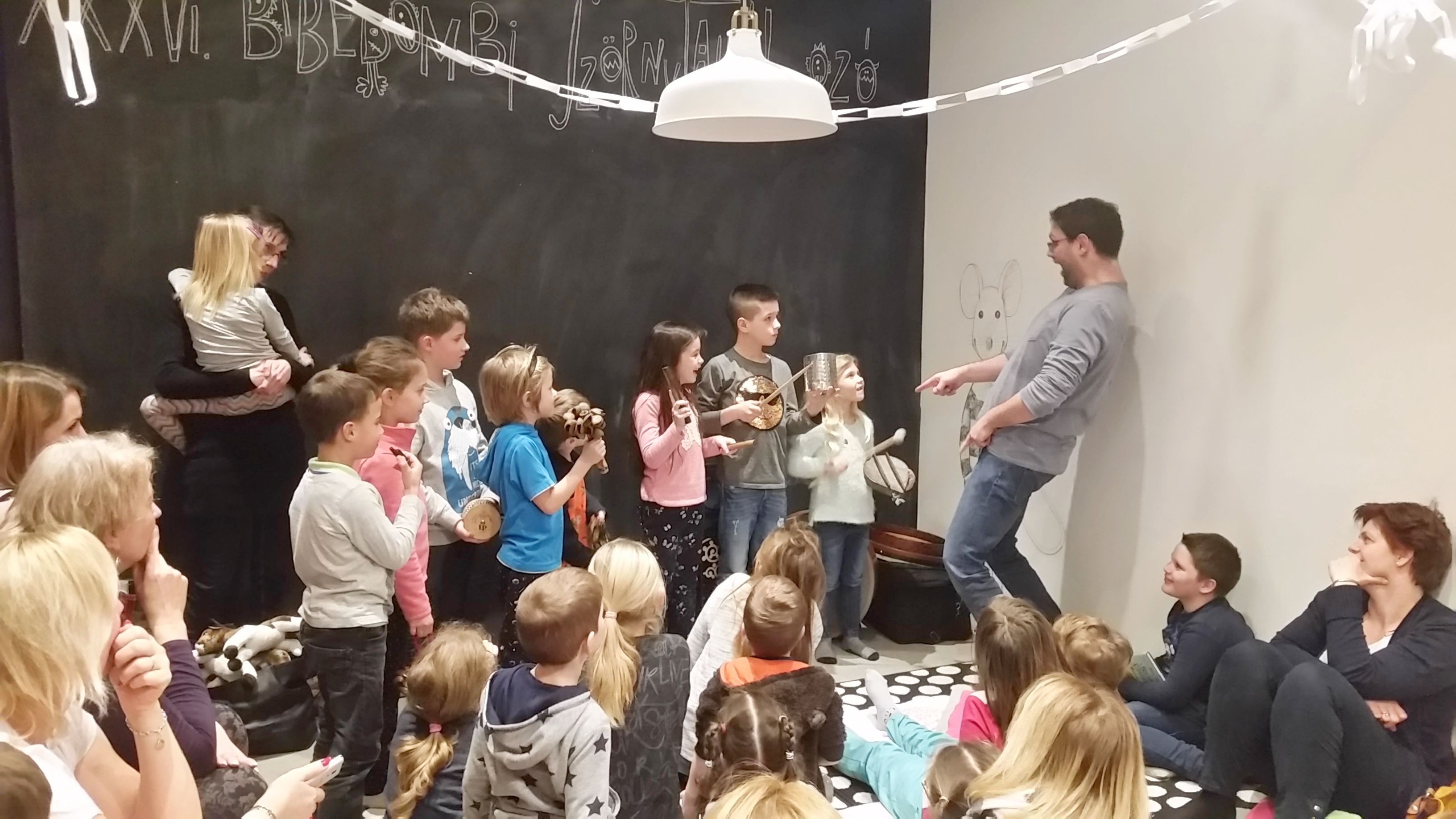 Felcsendült az I. Székesfehérvári Vérzsiráf Szimfónia a Pagonyban