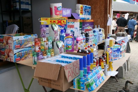 Bukó cégek, továbbszámlázások - 150 milliónyi áfát csaltak el