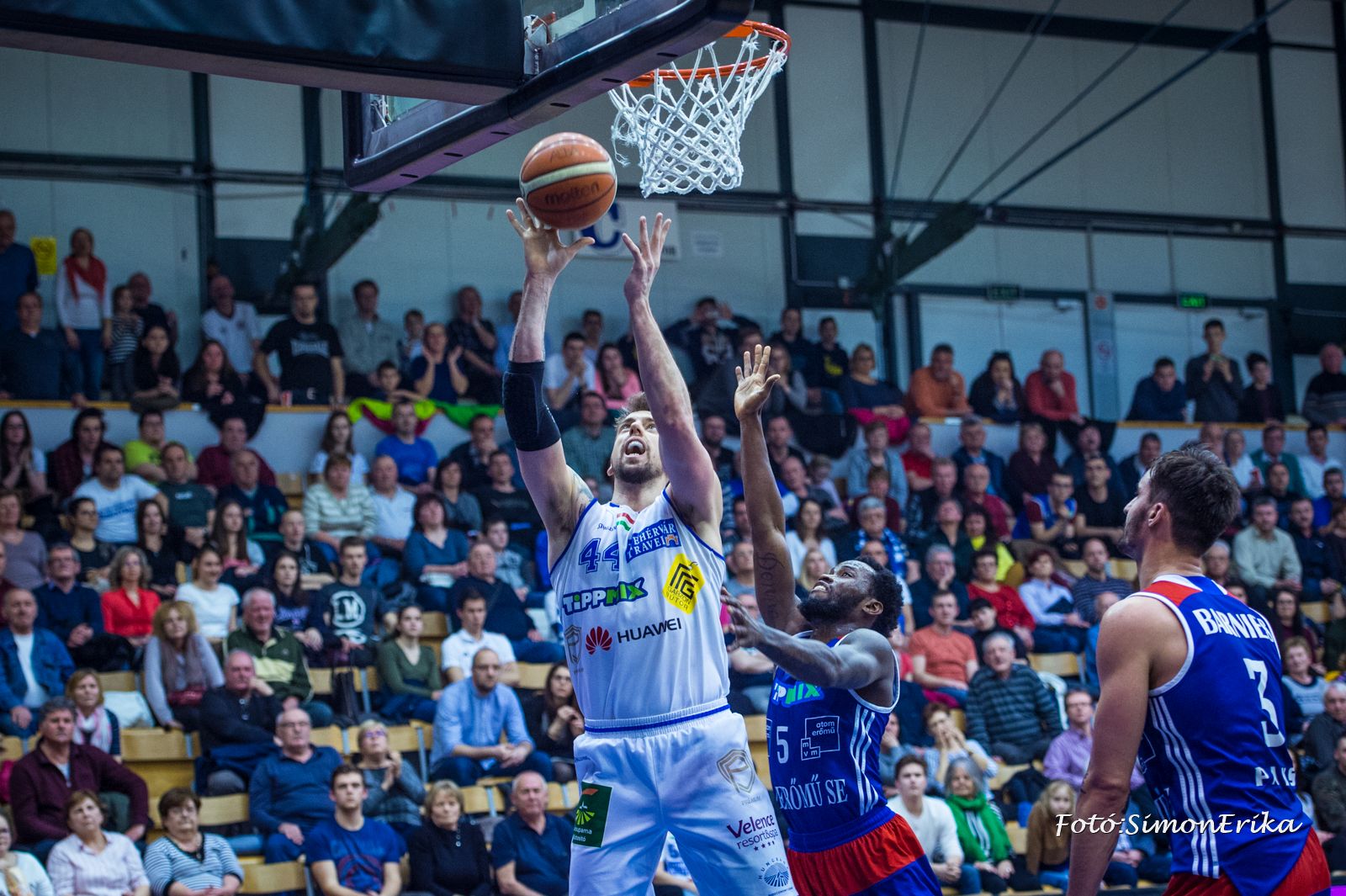 Végig szoros volt - az utolsó negyedben döntött az Alba a Paks ellen