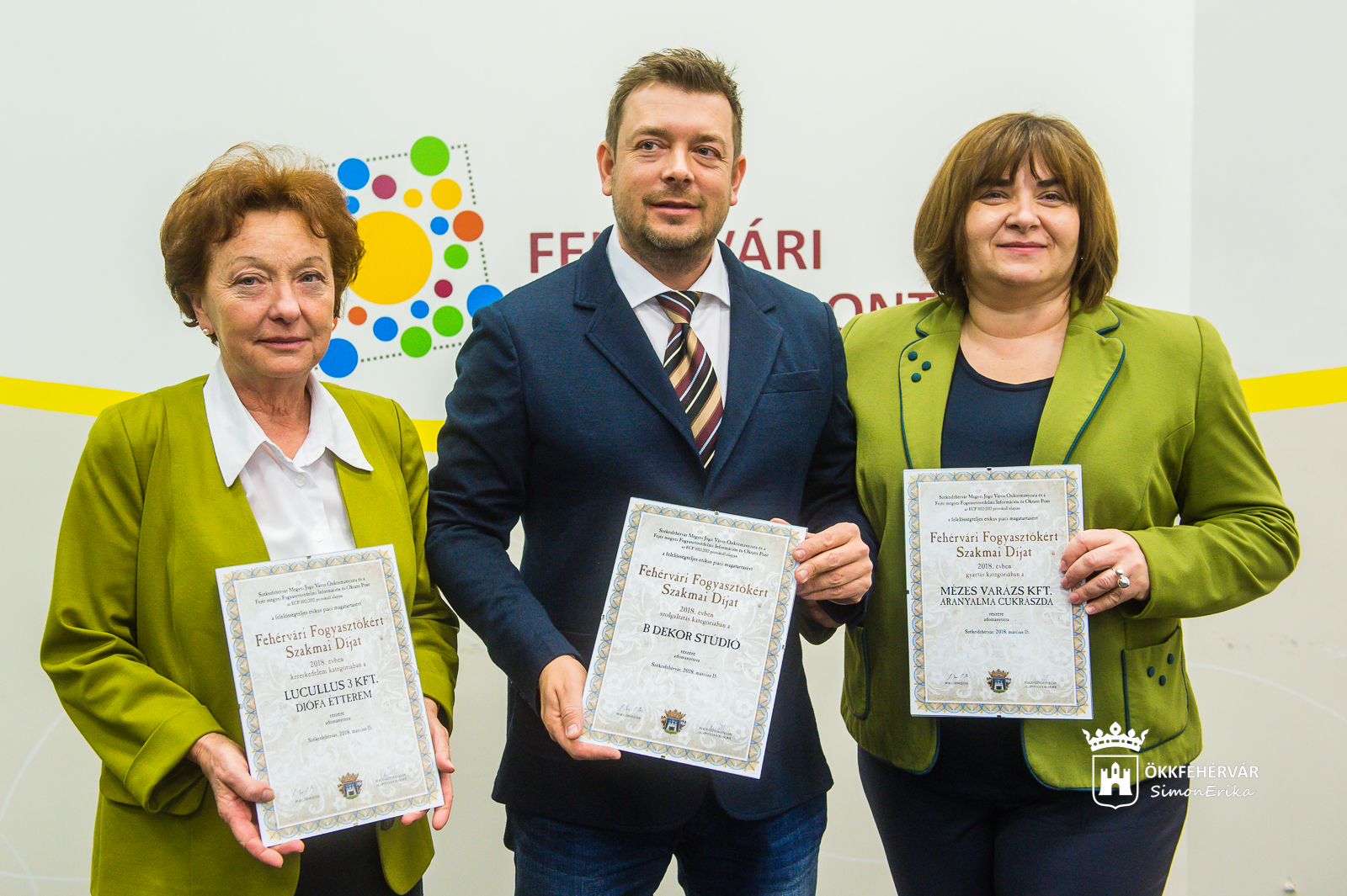A fehérvári fogyasztókért - a Diófa, a B Dekor és az Aranyalma Cukrászda kapta a díjat
