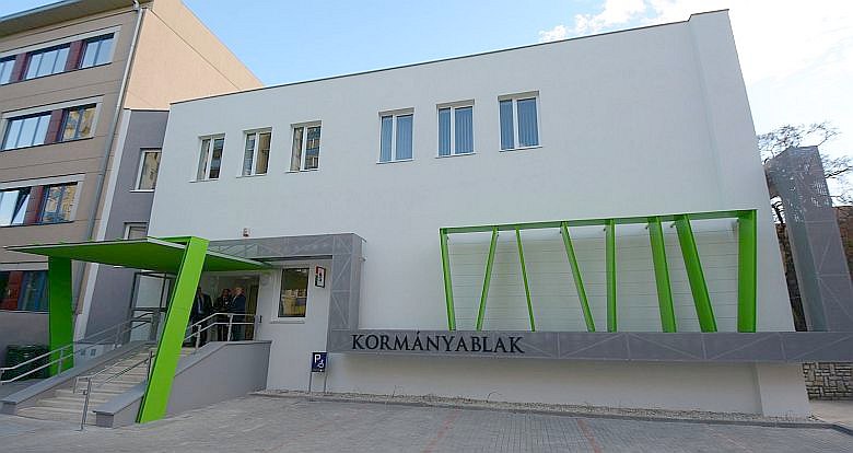 Meghosszabbított nyitva tartás - azonnal cserélik a lejárt okmányokat