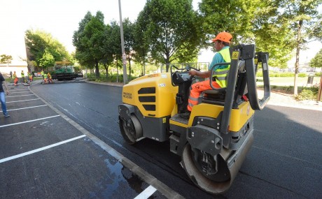 A felújítások alatt a szomszédos parkolókban is elfogadják a parkolóbérleteket