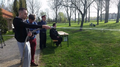 Szórakozás és versengés az ifjúsági katasztrófavédelmi versenyen