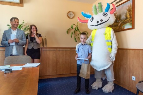 Gyűjti - ez lett a neve a Depónia új kabalafigurájának