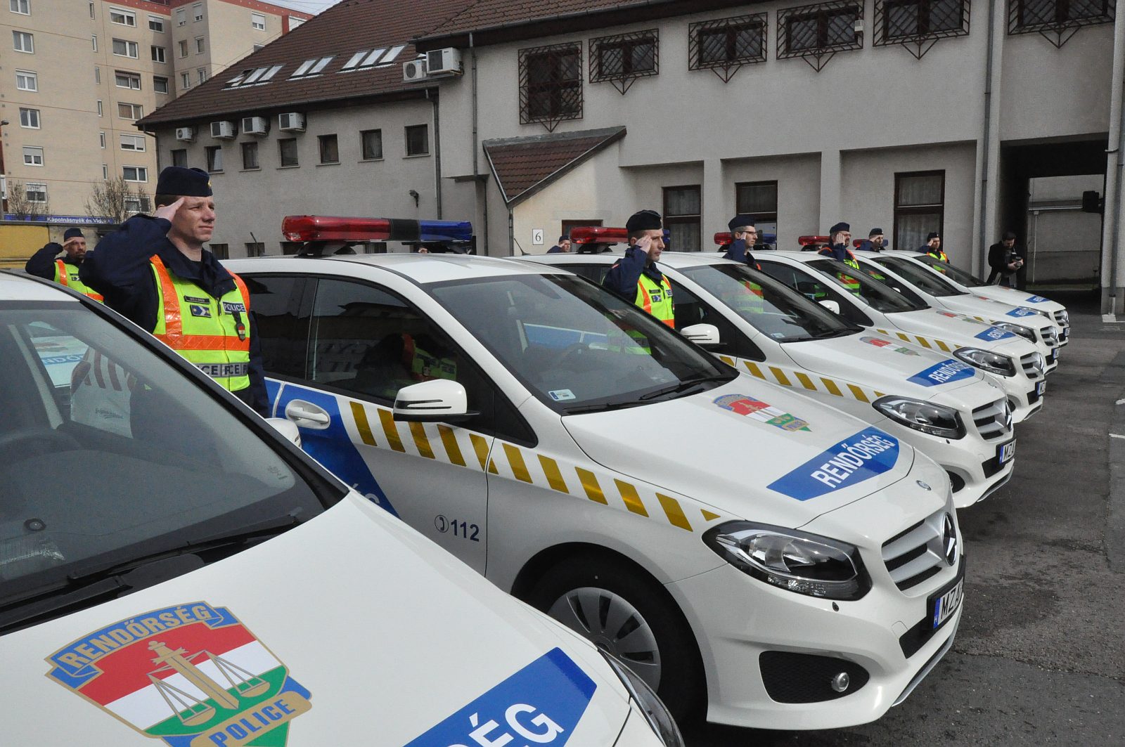 Szerdán a Plázában várják a jelentkezőket a Fejér megyei rendőrök