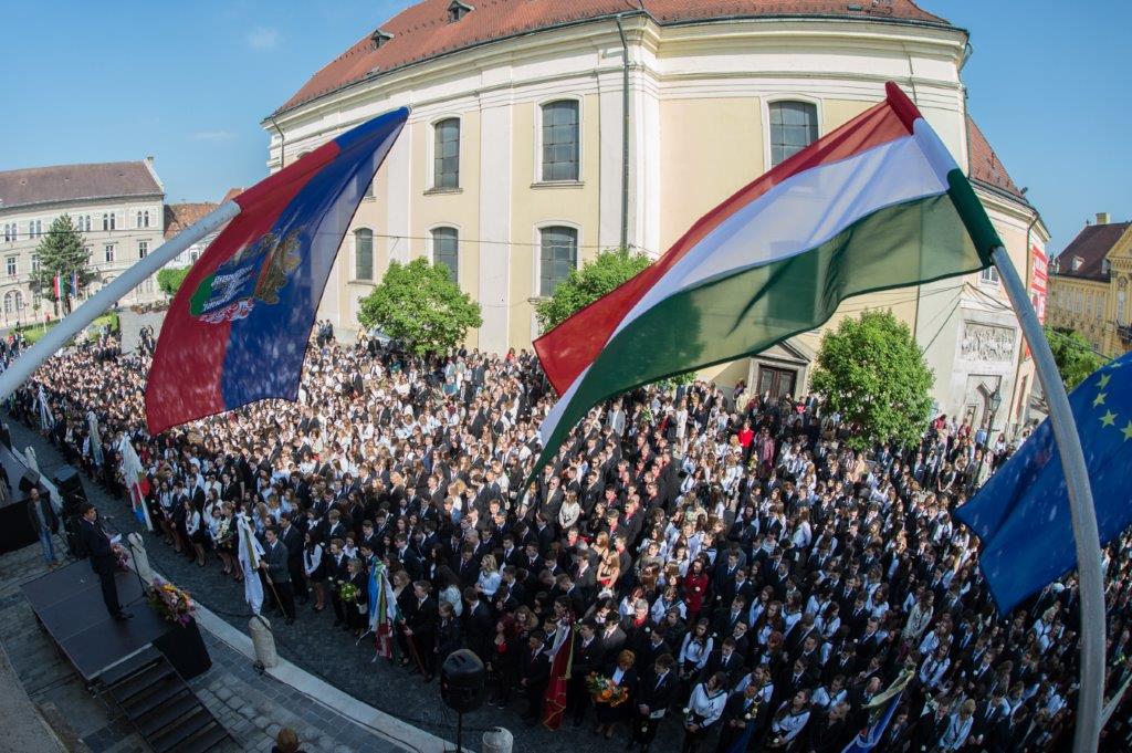 Közel 1500 fehérvári diák búcsúzik iskolájától a Ballagási héten
