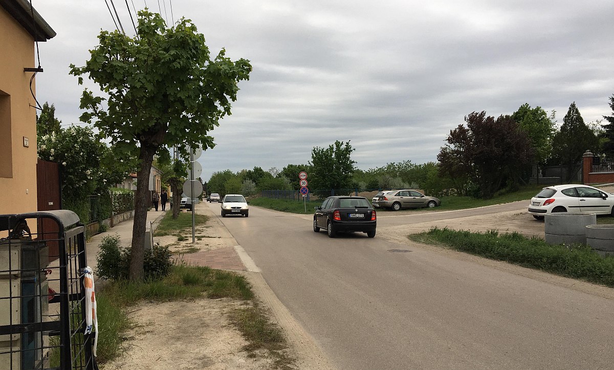 Szerdától lakossági kérésre új, ideiglenes buszmegálló a Homoksoron