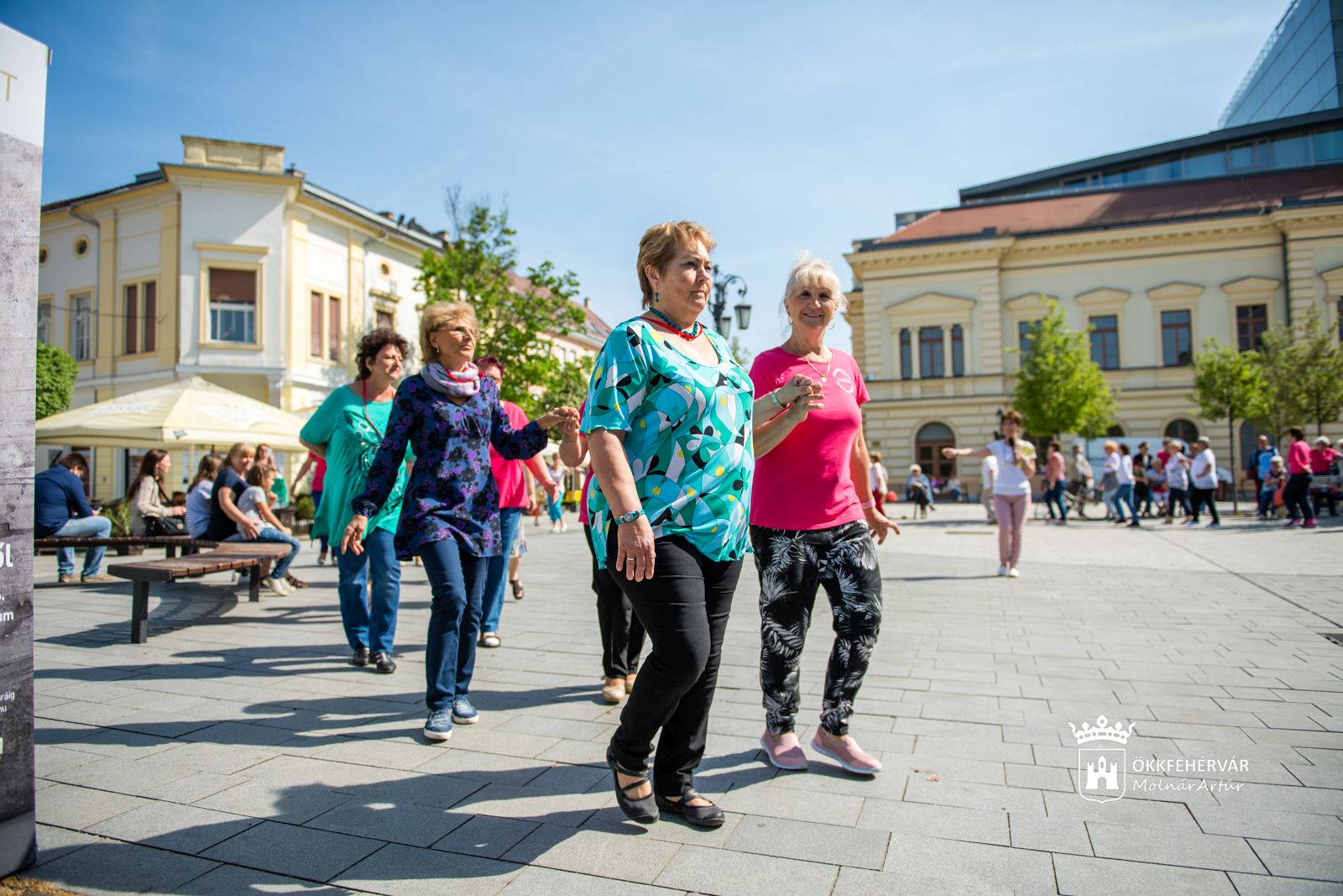 Nyugdíjasok flashmobja a Tánc Világnapja alkalmából