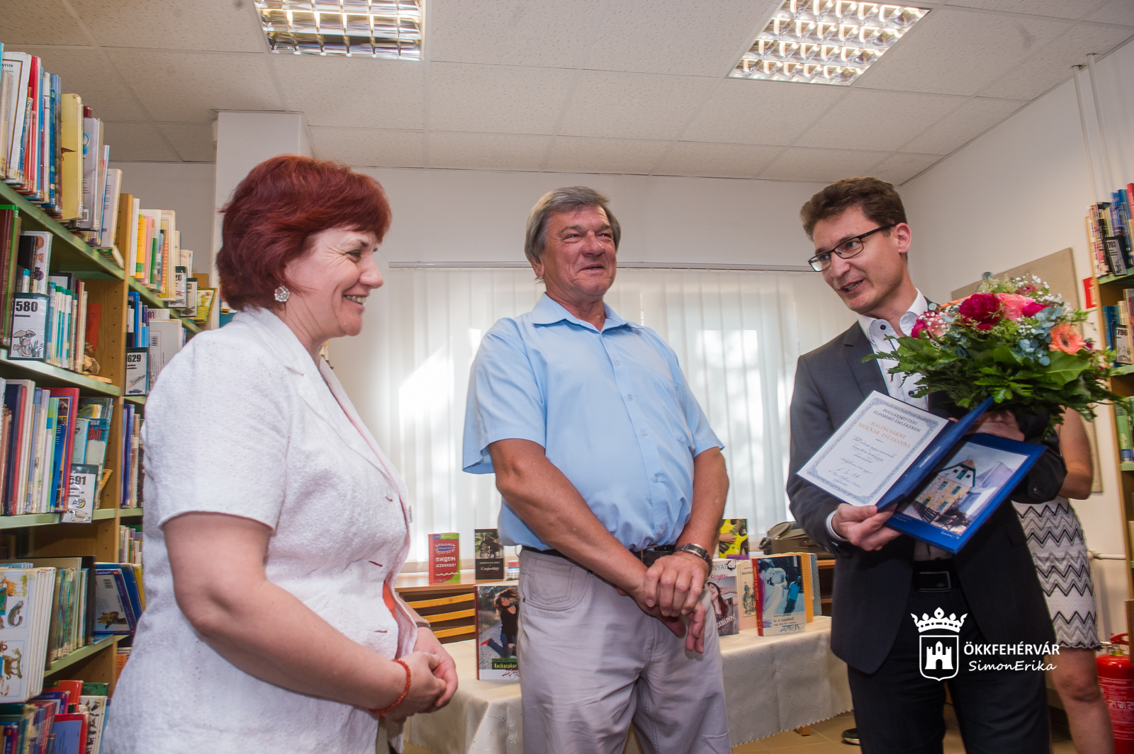 Polgármesteri emlékérmet kapott Kalincsákné Molnár Zsuzsanna könyvtáros