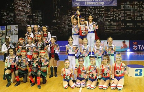 Akrobatikus Rock and Roll  - öt arany, egy ezüst és egy bronz