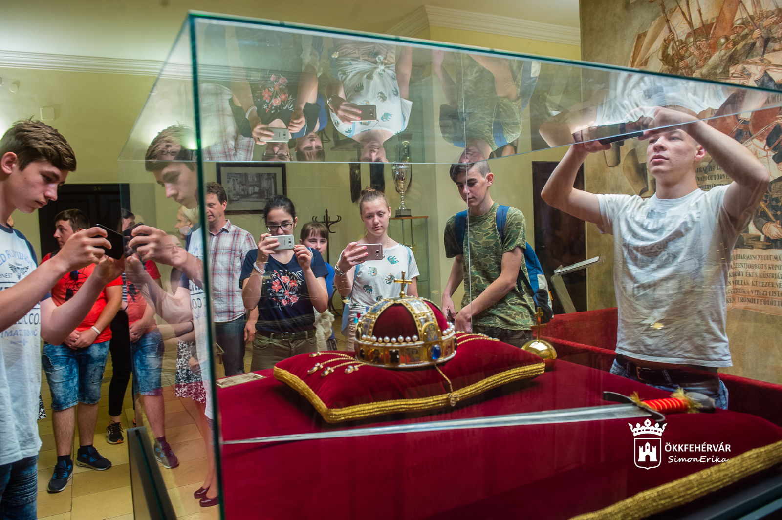A gyulafehérvári ciszterci iskola diákjai és tanárai látogattak a Városházára