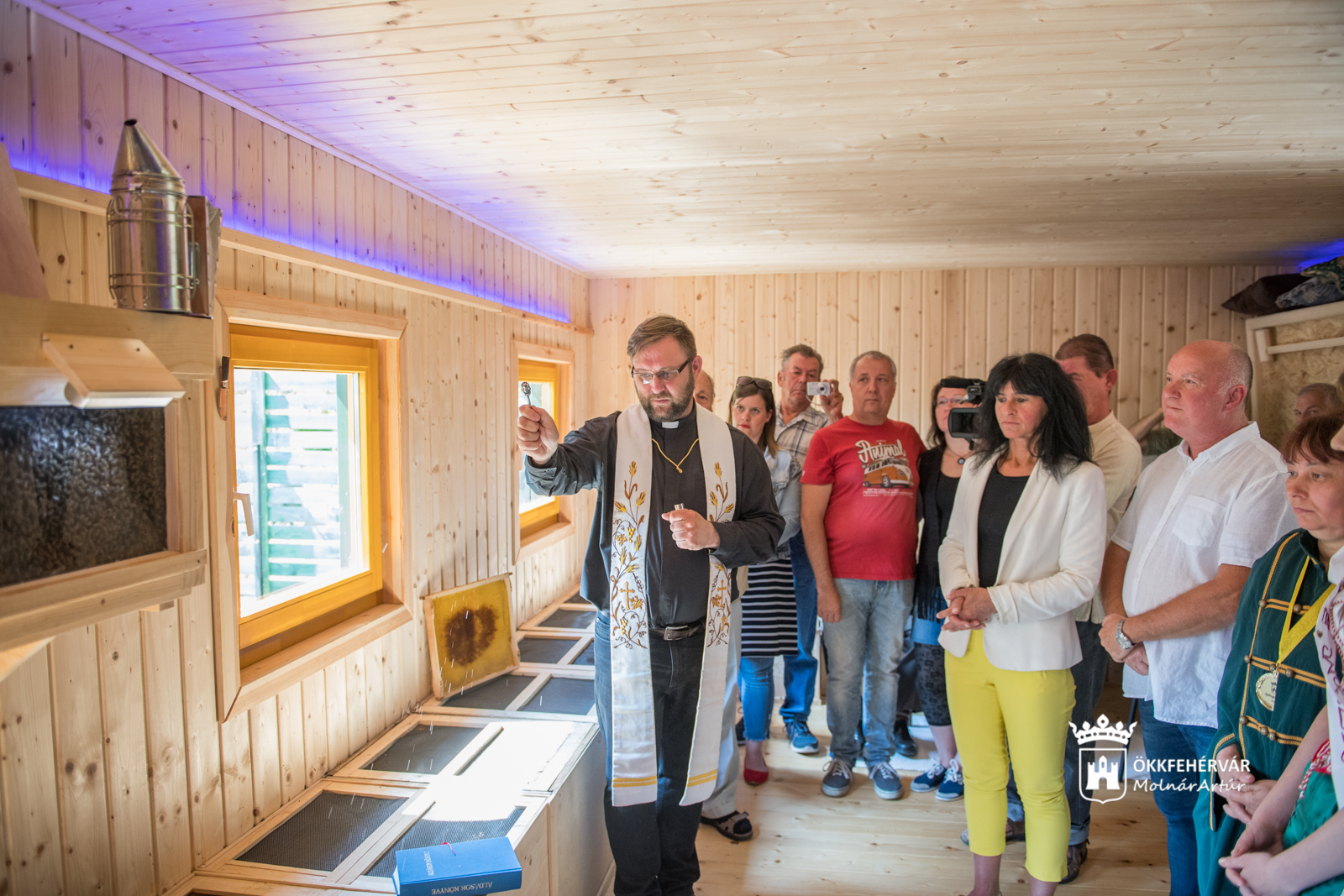 Szombaton avatták fel az ország legnagyobb apiterápiás házát Fehérvár határában