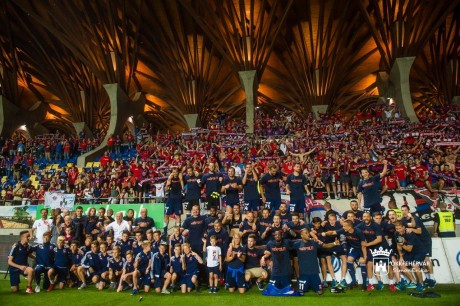 Diadal és ünneplés - a bajnok Videotont köszöntötték a Városház téren