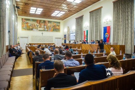 Milliárdos fejlesztésekről is döntöttek a pénteki közgyűlésen