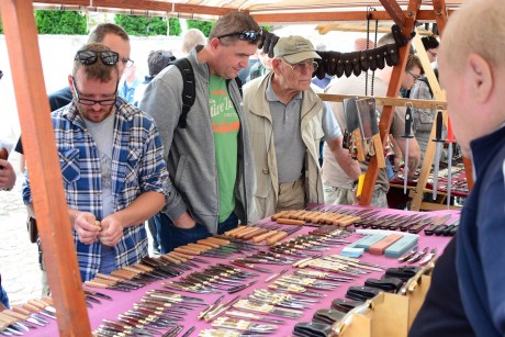 XV. Tűzzel-Vassal Fesztivál a Rác utcában - Fehérváron találkoztak az ország késesei