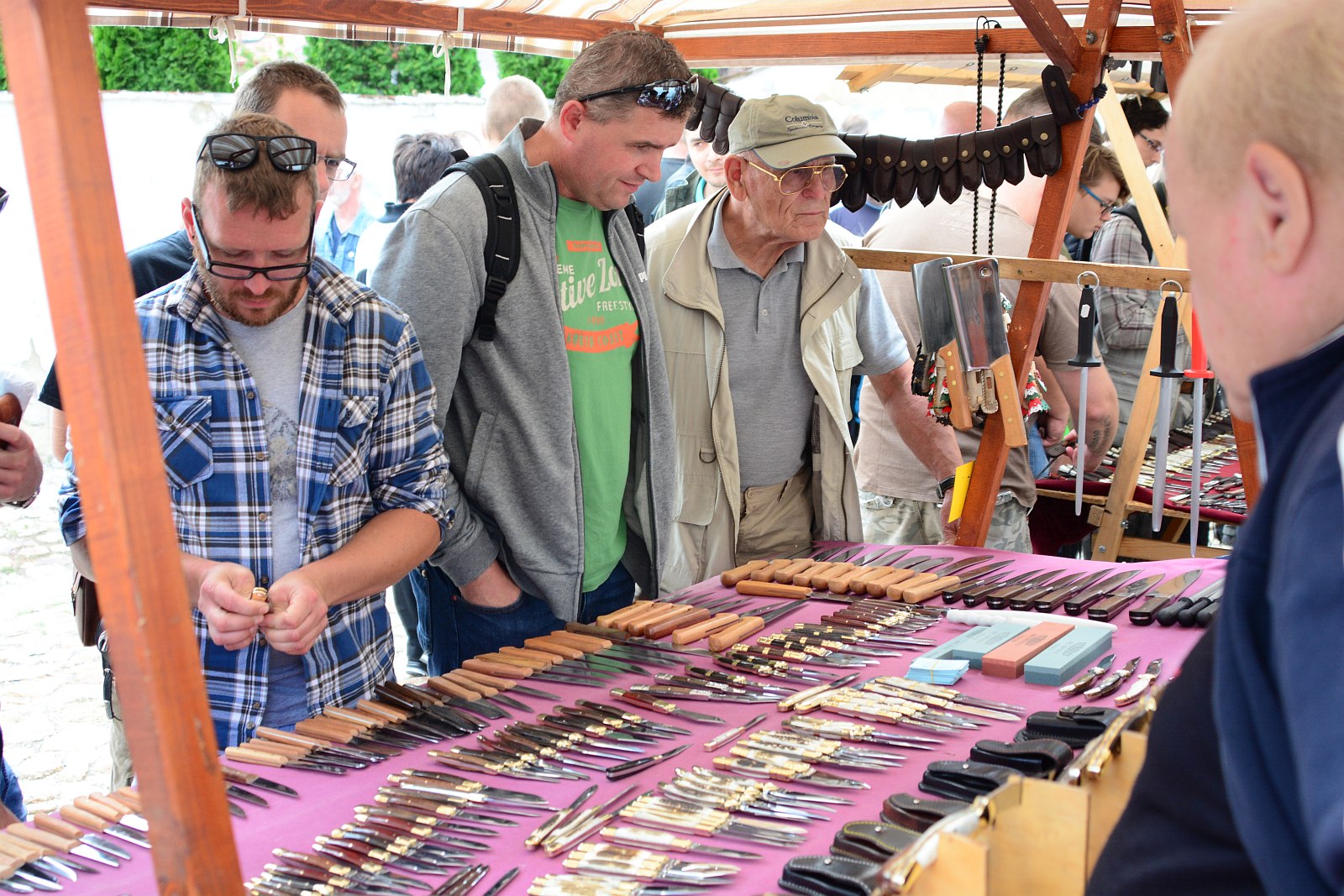 XV. Tűzzel-Vassal Fesztivál a Rác utcában - Fehérváron találkoztak az ország késesei
