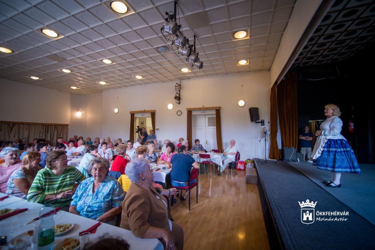 Hajdúböszörményből is érkeztek a Nosztalgia Klub évadzárójára