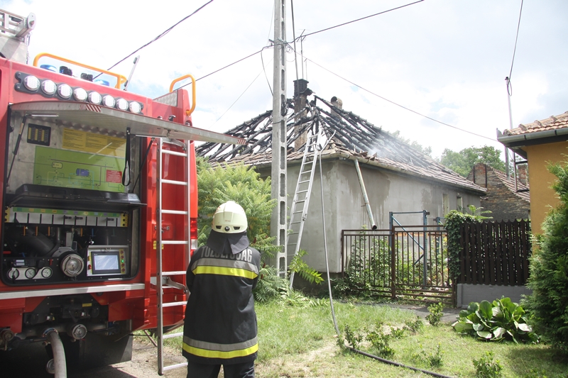 Életet mentettek a fehérvári tűzoltók a Toldi Miklós utcai tűzben