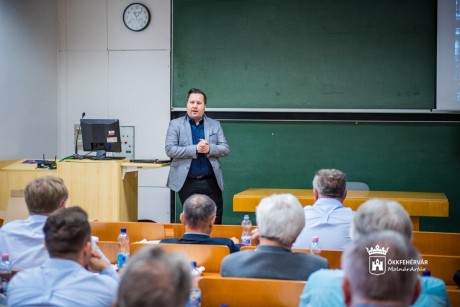 Székesfehérvár 2050 - Fehérváron tartott előadást Kánai András futurológus