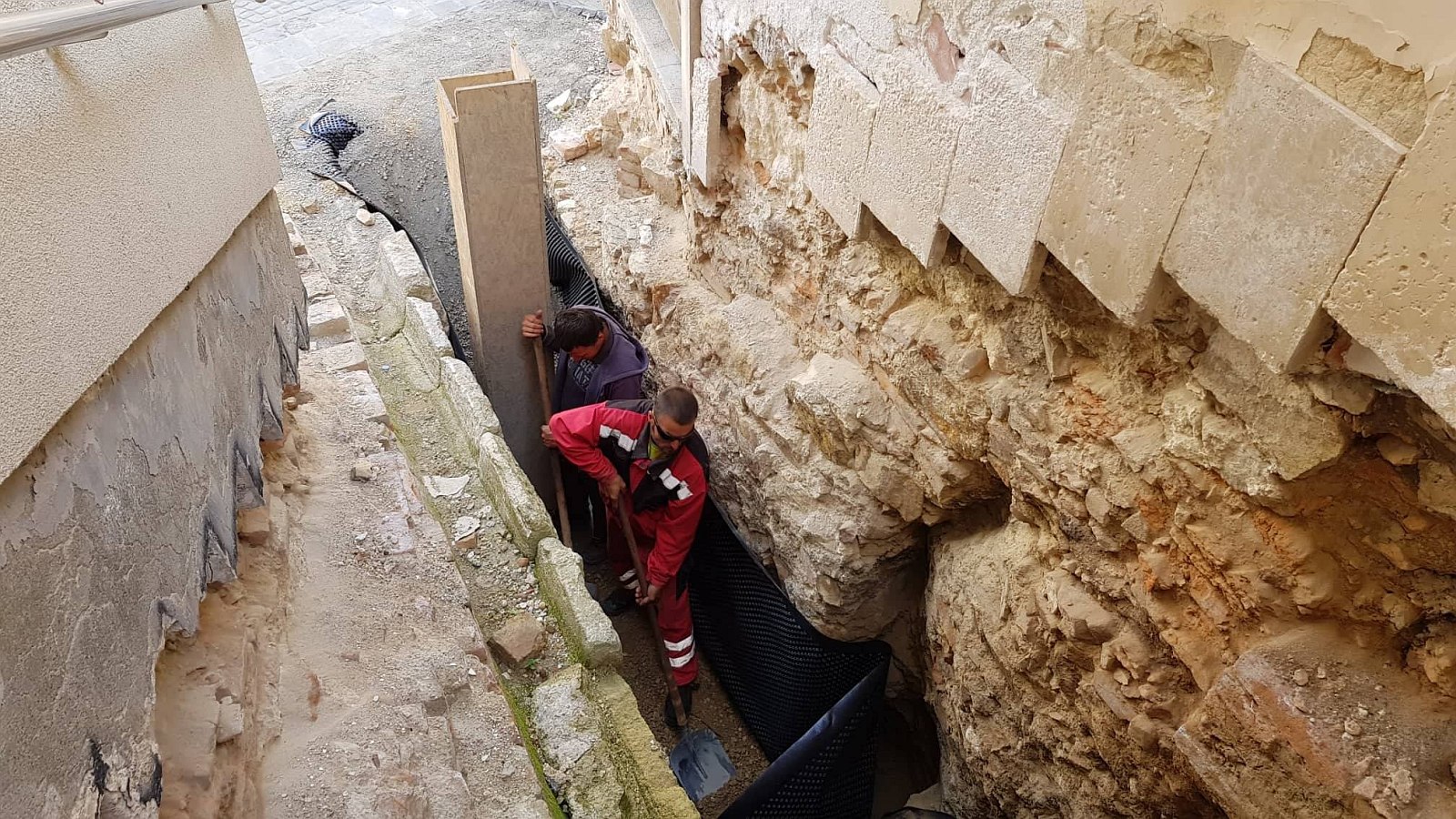 Elkezdődött a Lépcső utca felújítása - augusztusban elkészülnek