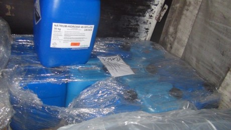 Veszélyes anyagot szállító teherautó balesete az M7-esen