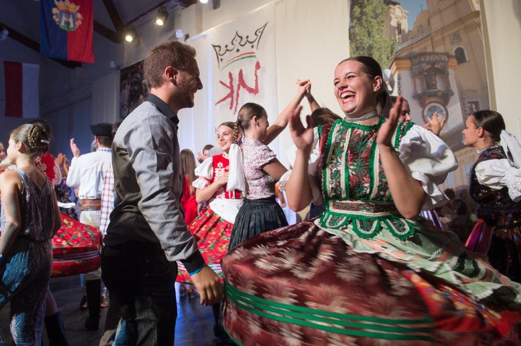 Nyereményjáték a Királyi Napok nemzetközi folkestjeinek belépőjegyeiért