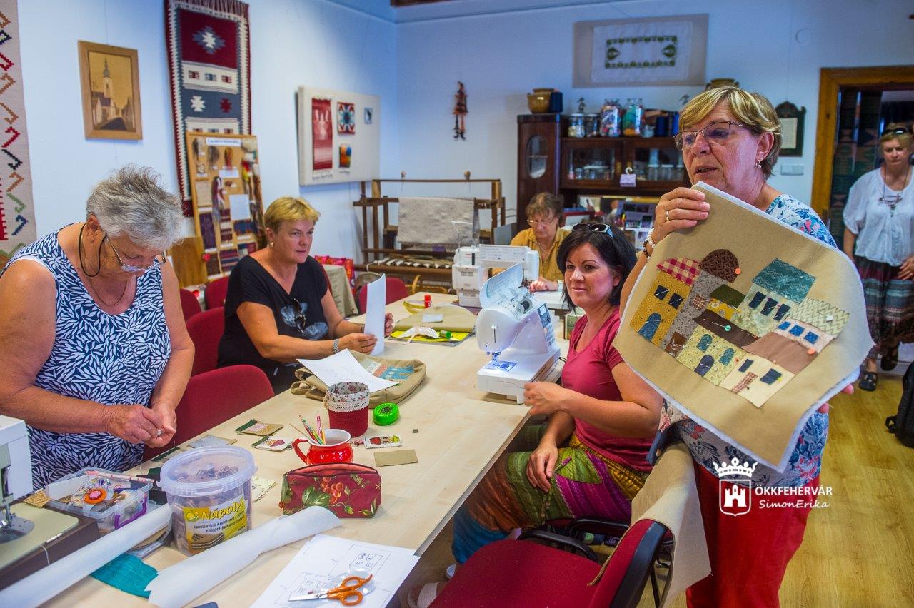 Örömet szerezni másoknak – megnyílt az Asszonyműhely alkotótábor