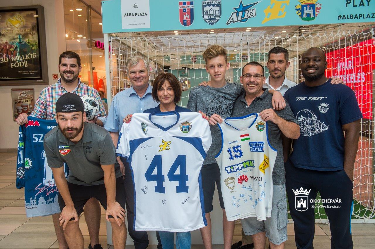 Óvodákat követően beteg gyerekeket segítettek Fehérvár legjobb sportolói