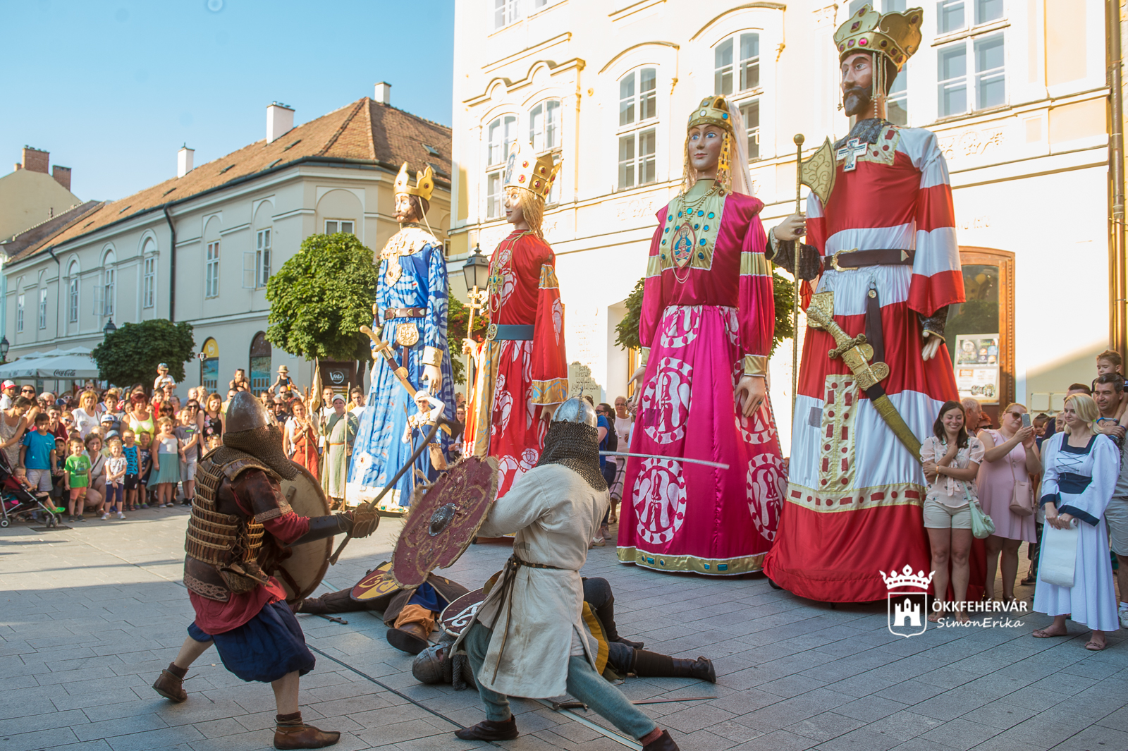 Mozgó történelem – szombaton megint láthatjuk az óriásbábokat a belvárosban